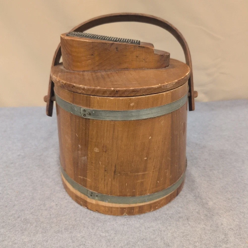 Vintage Firkin Style Wooden Shoe Shine Bucket with Footrest and German Brush - Picture 2 of 7
